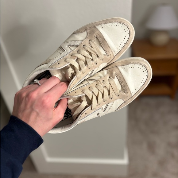 Vans Low-Top Sneaker in White and Beige with Light Blue Accent - Picture 2 of 6